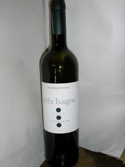 Tr�s Bagos Sauvignon 2010