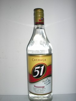 Cacha�a 51 - Aguardente de Cana Lt